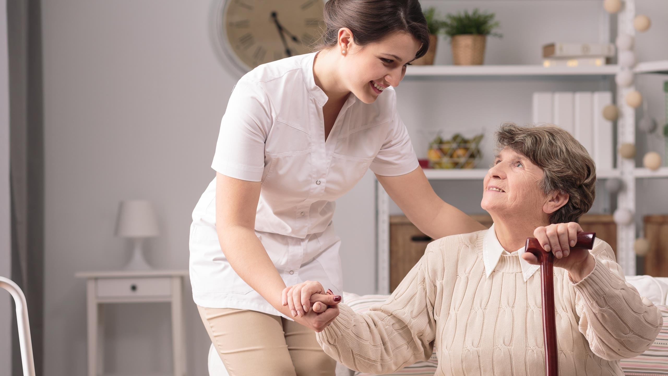 cuidadores de adultos mayores a domicilio 